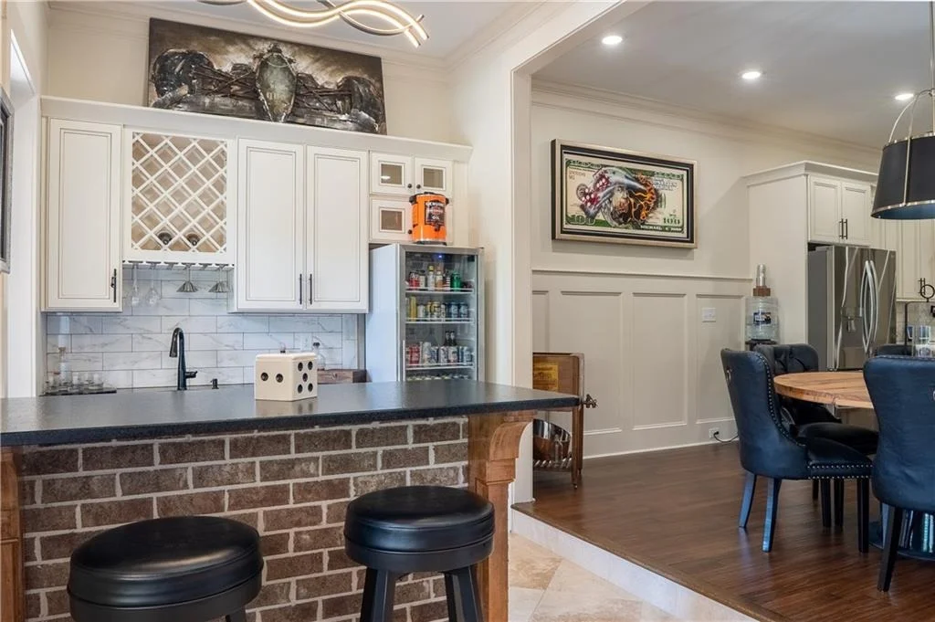 Photo of 5888 Cobbham Road