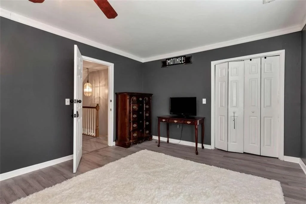 Photo of 425 Greenleaf Drive