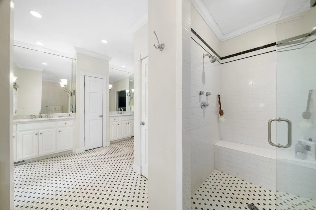 Photo of 8950 Huntcliff Trace