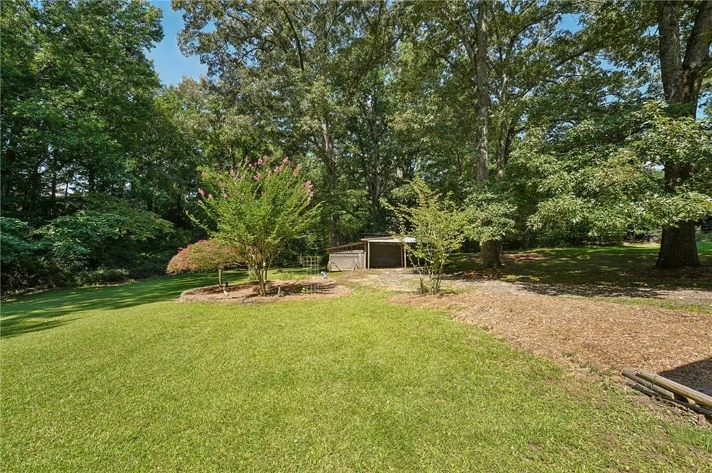 Photo of 16055 Thompson Road