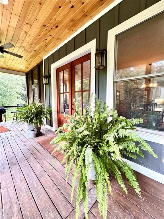 Photo of 250 Hook Road NE