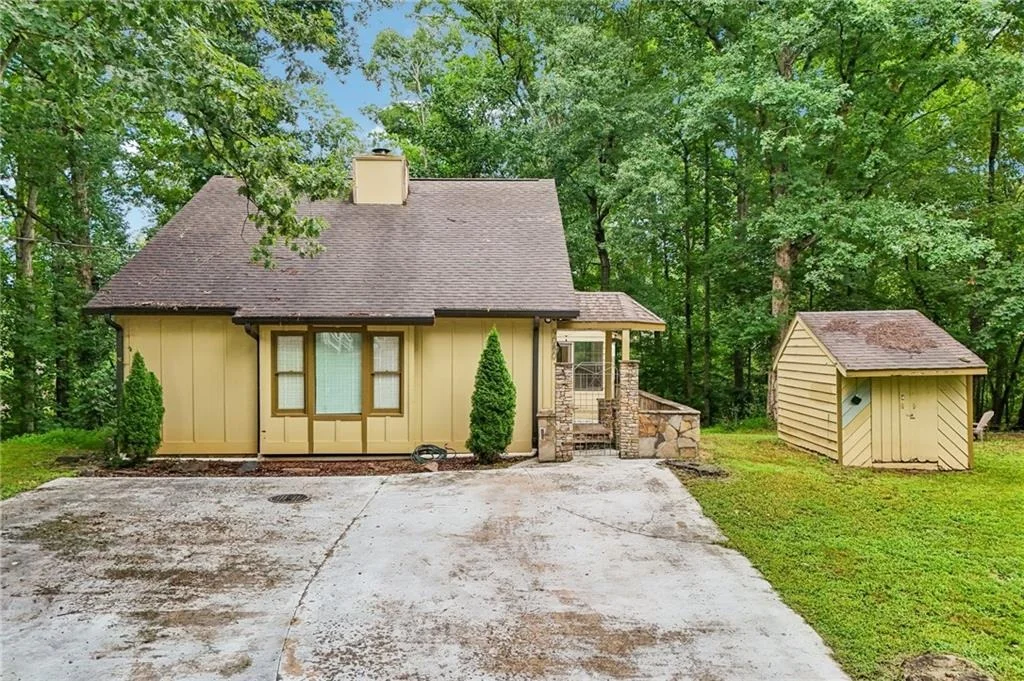 Photo of 9080 Pine Tree Circle