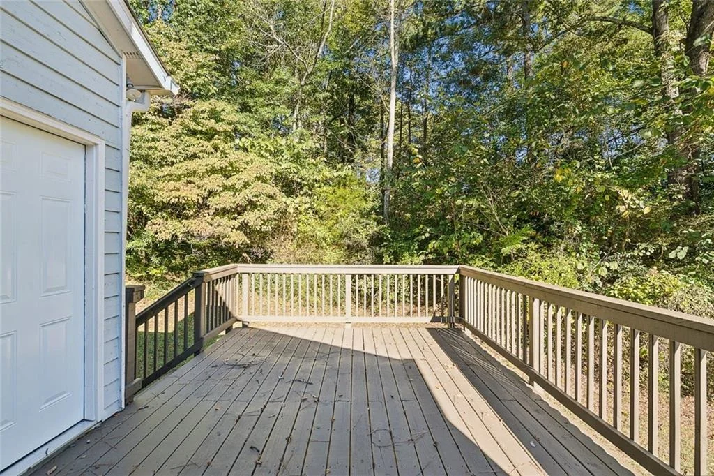 Photo of 587 Farmbrook Trail NE