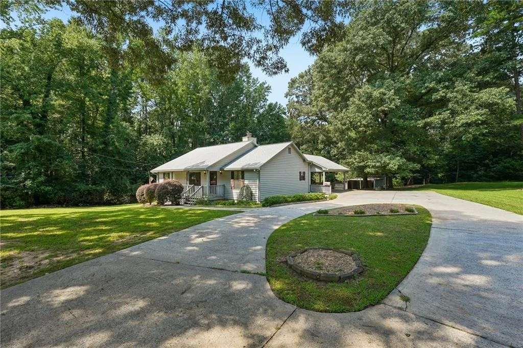 Photo of 16055 Thompson Road