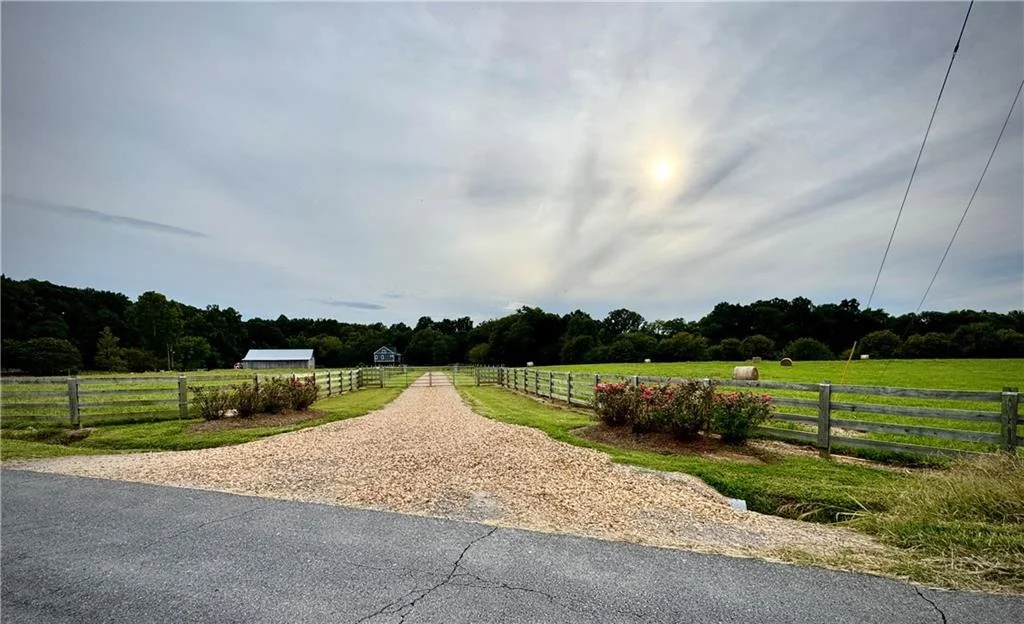 Photo of 250 Hook Road NE