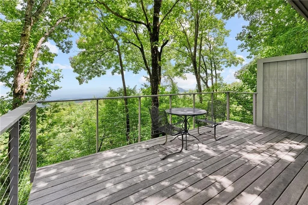 Photo of 202 Sanderlin Mountain Drive N