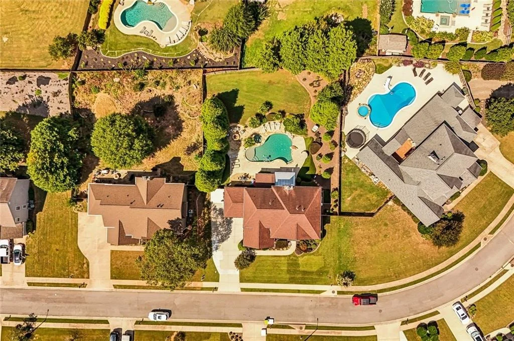 Photo of 337 Meadowcrest Circle