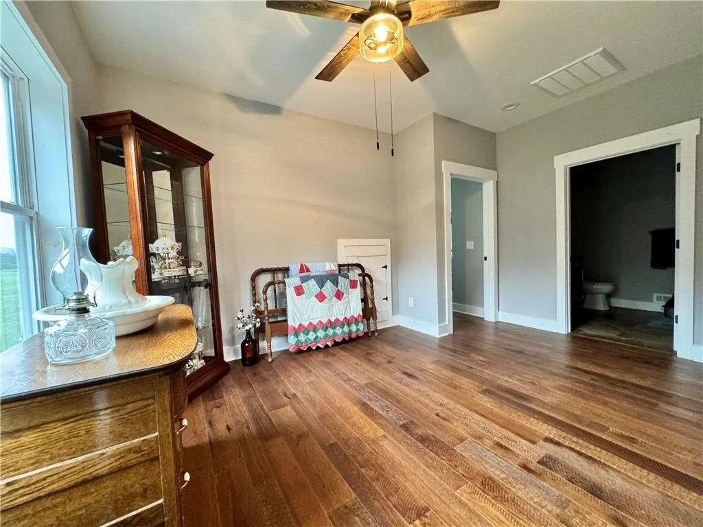 Photo of 250 Hook Road NE