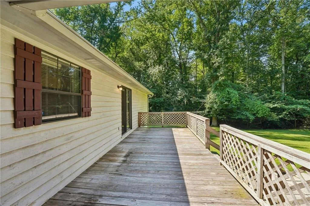 Photo of 16055 Thompson Road