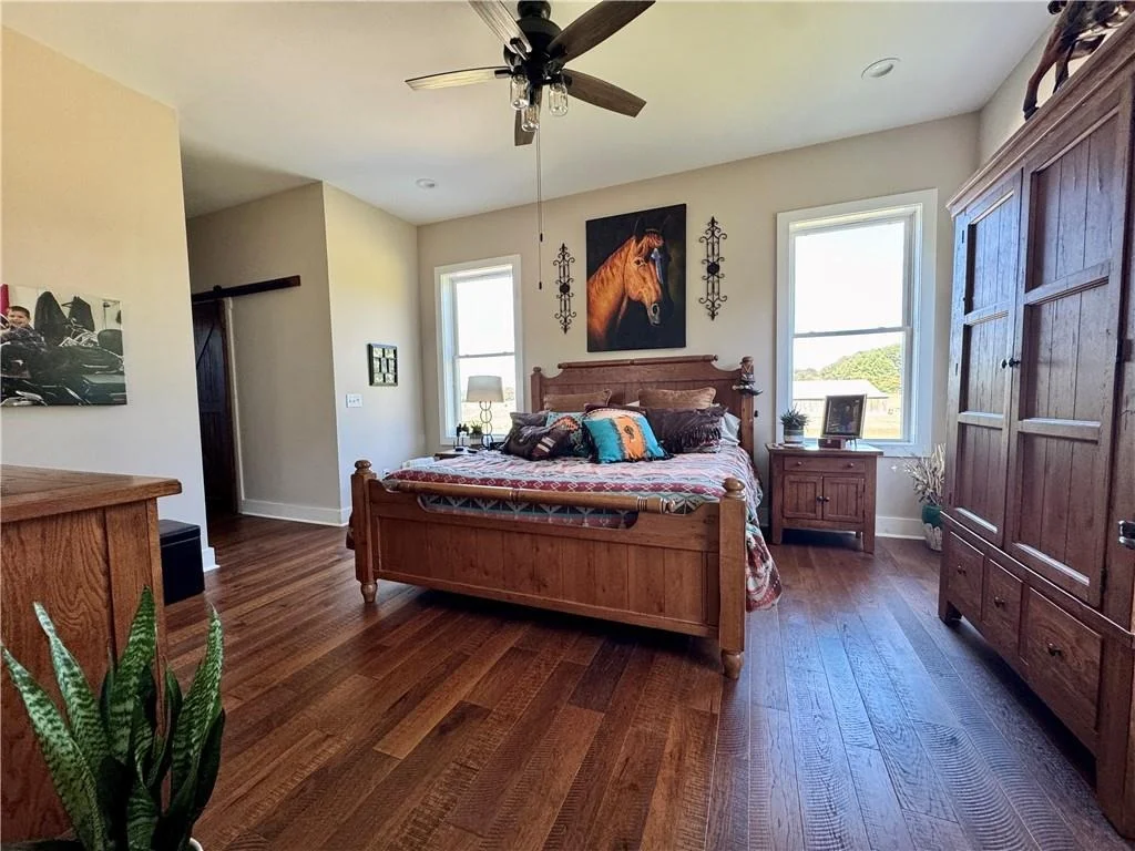 Photo of 250 Hook Road NE