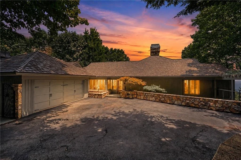 Photo of 202 Sanderlin Mountain Drive N