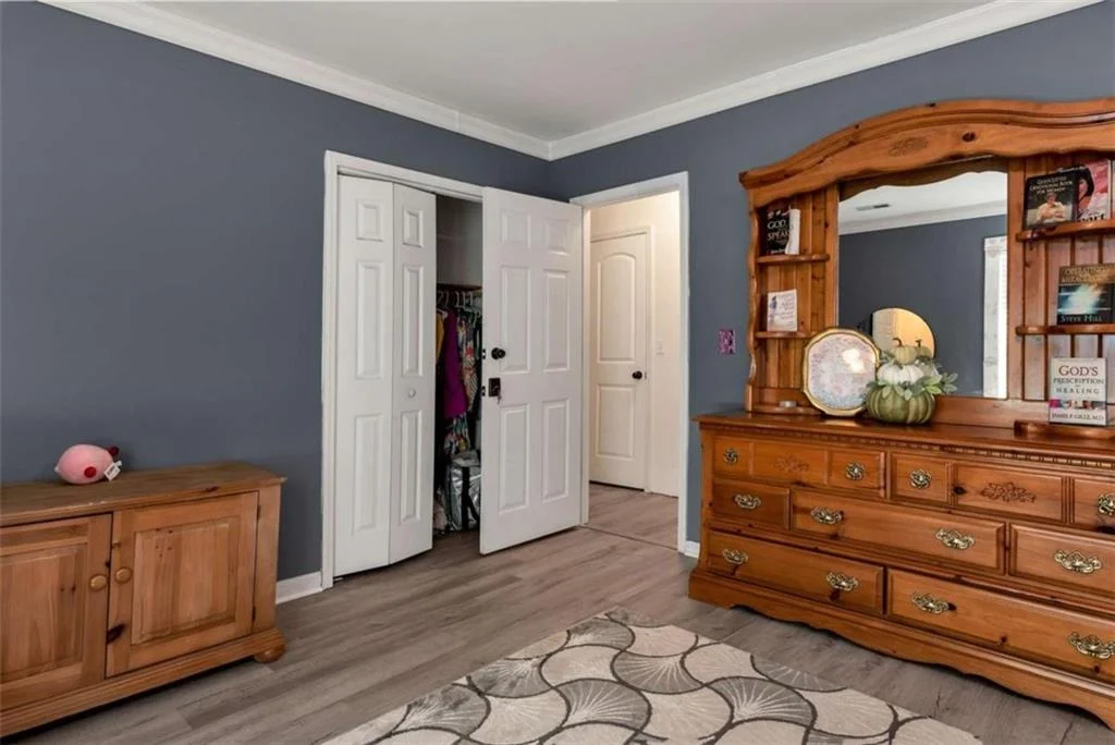 Photo of 425 Greenleaf Drive