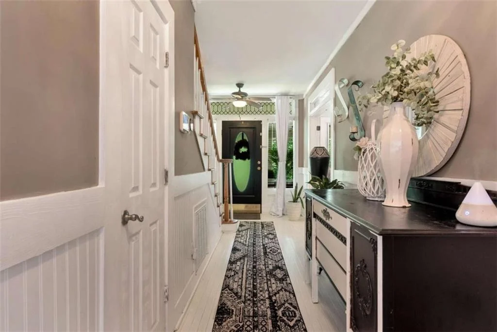 Photo of 425 Greenleaf Drive