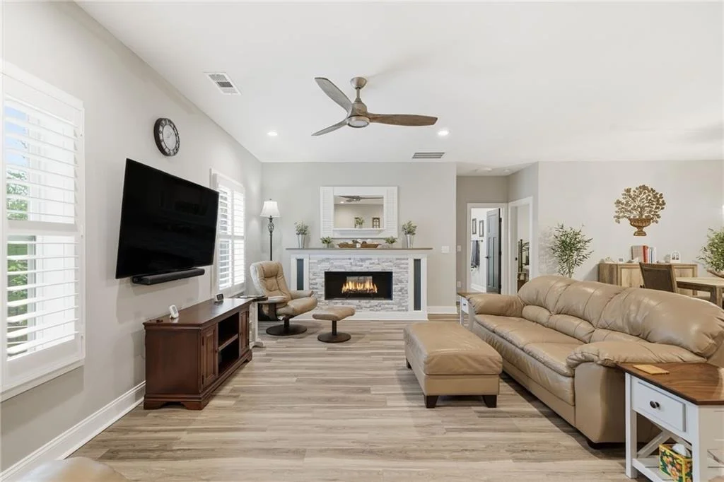 Photo of 221 Windsor Way
