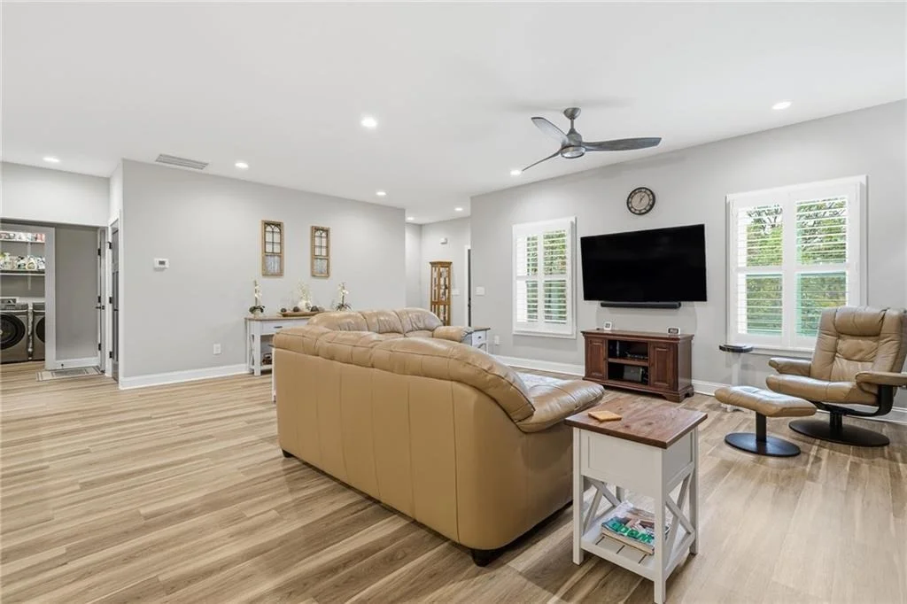 Photo of 221 Windsor Way