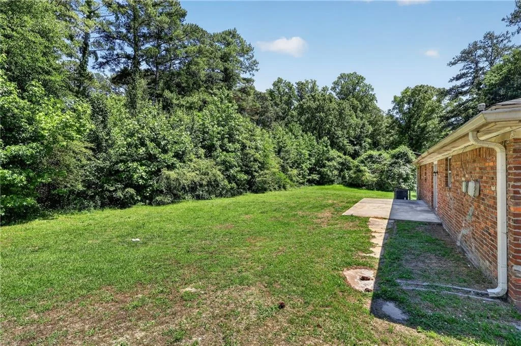 Photo of 5900 Mallory Road