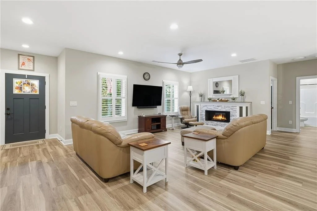 Photo of 221 Windsor Way