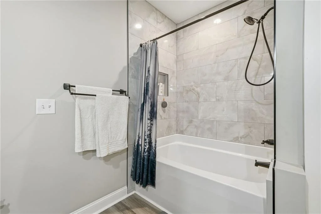 Photo of 221 Windsor Way