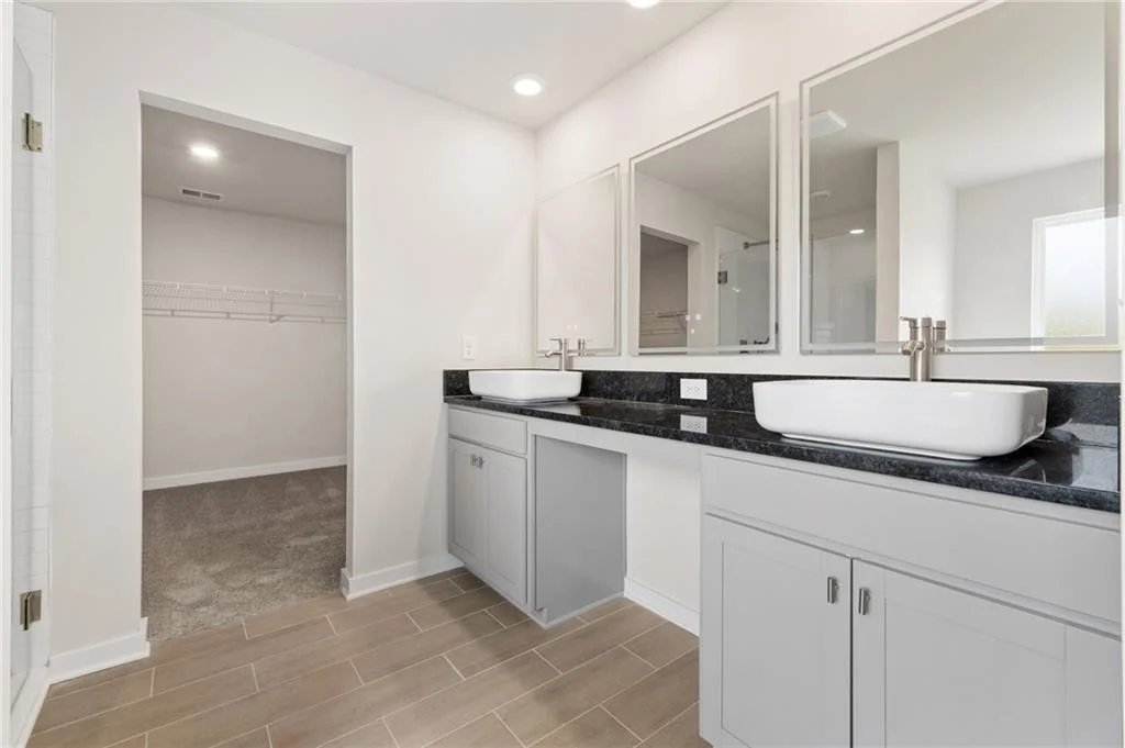 Photo of 355 Jarrett Street