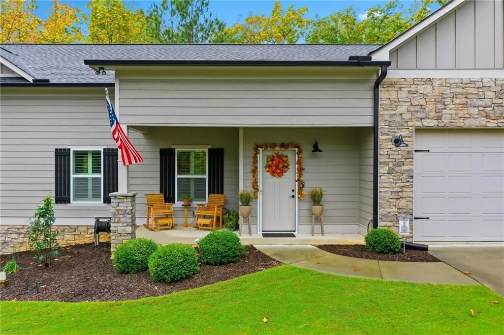 Photo of 221 Windsor Way