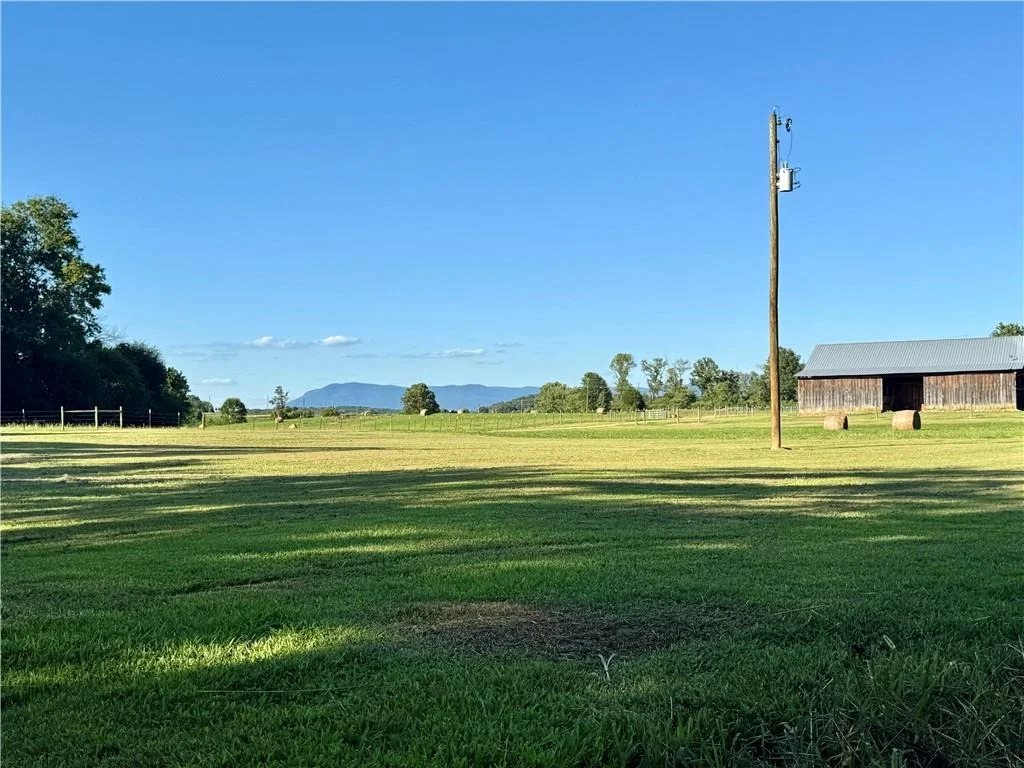 Photo of 250 Hook Road NE