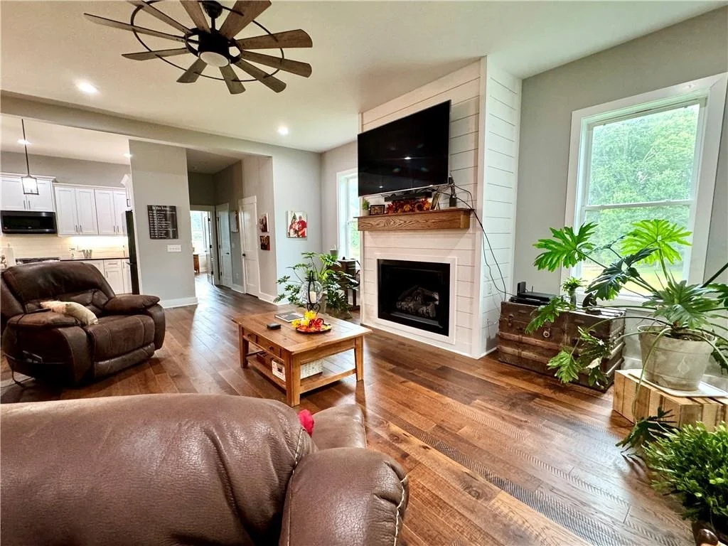 Photo of 250 Hook Road NE