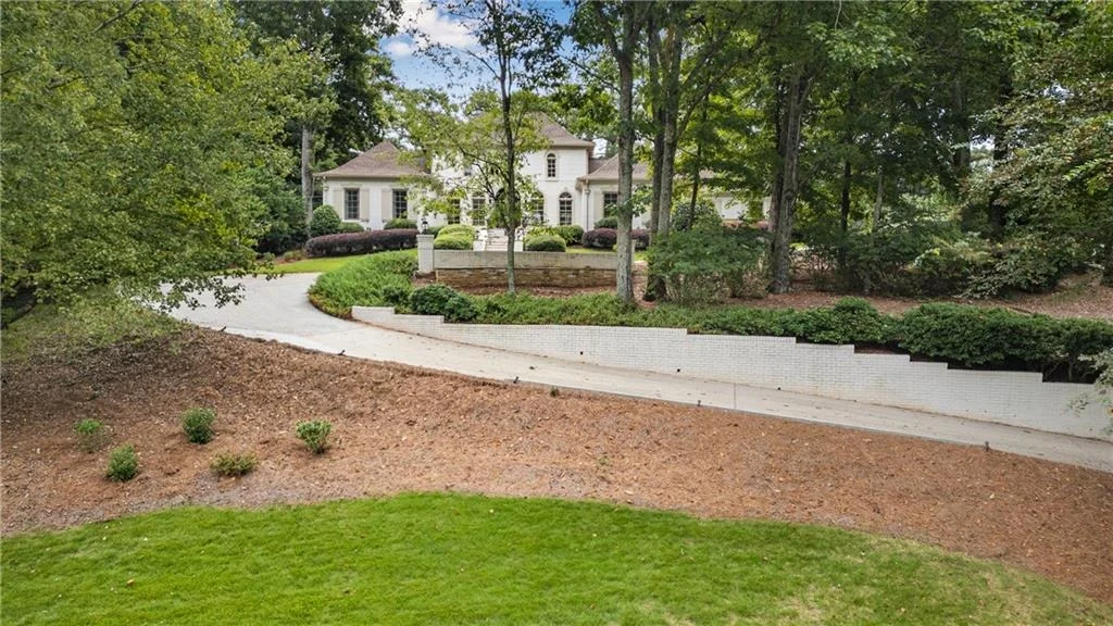Photo of 9190 Huntcliff Trace