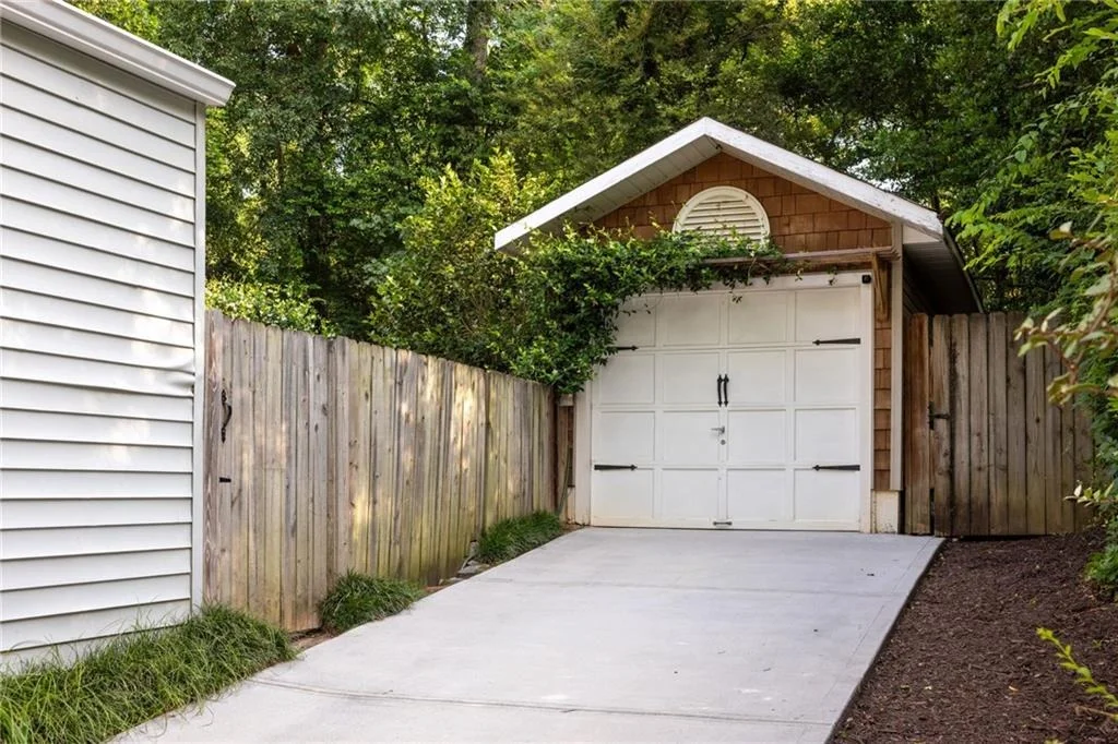 Photo of 296 Eureka Drive NE