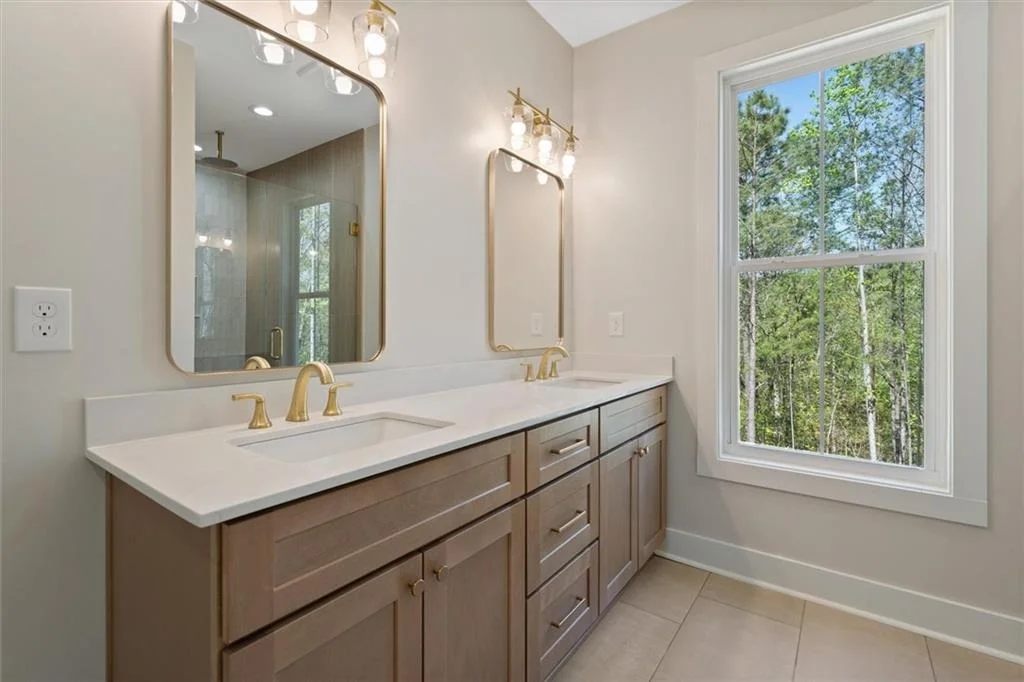 Photo of 327 Crest Pointe S