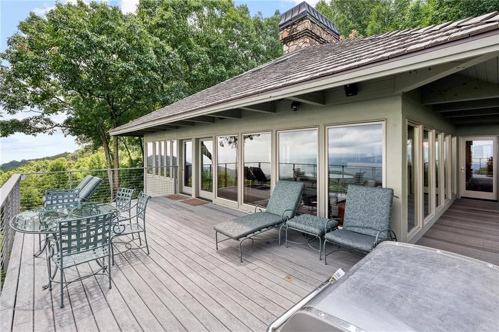 Photo of 202 Sanderlin Mountain Drive N