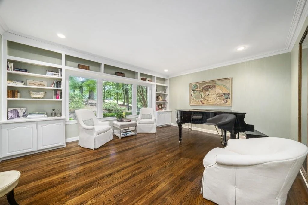 Photo of 8950 Huntcliff Trace