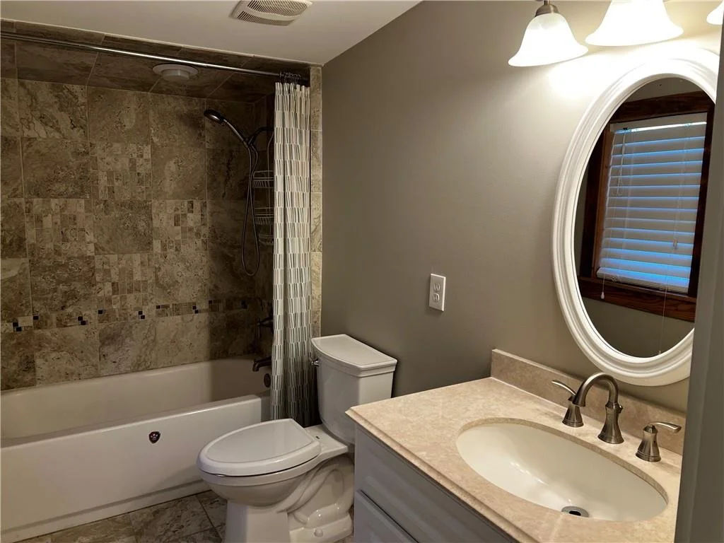 Photo of 1654 Artesian Well Road NW