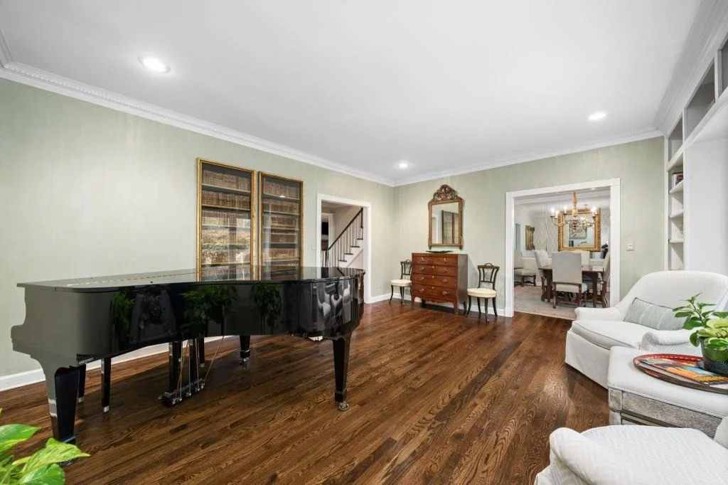 Photo of 8950 Huntcliff Trace