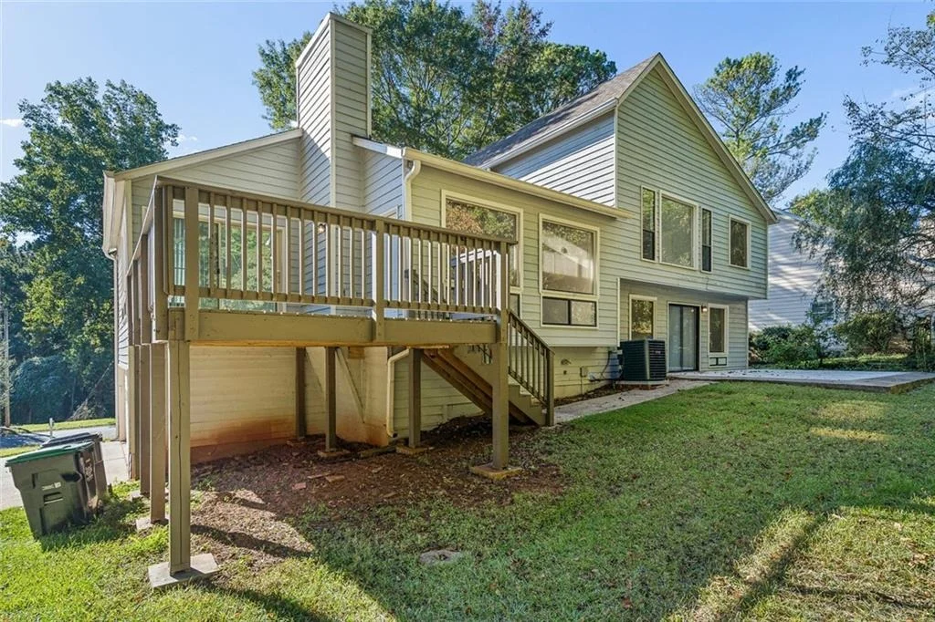 Photo of 587 Farmbrook Trail NE