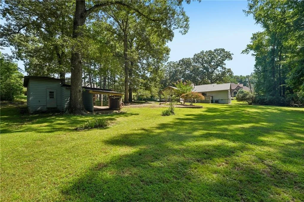 Photo of 16055 Thompson Road