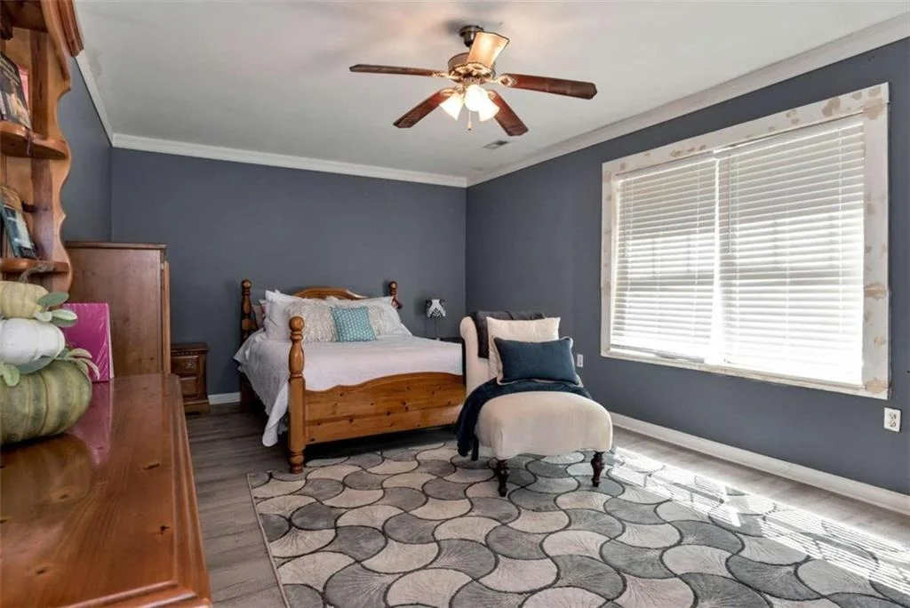 Photo of 425 Greenleaf Drive