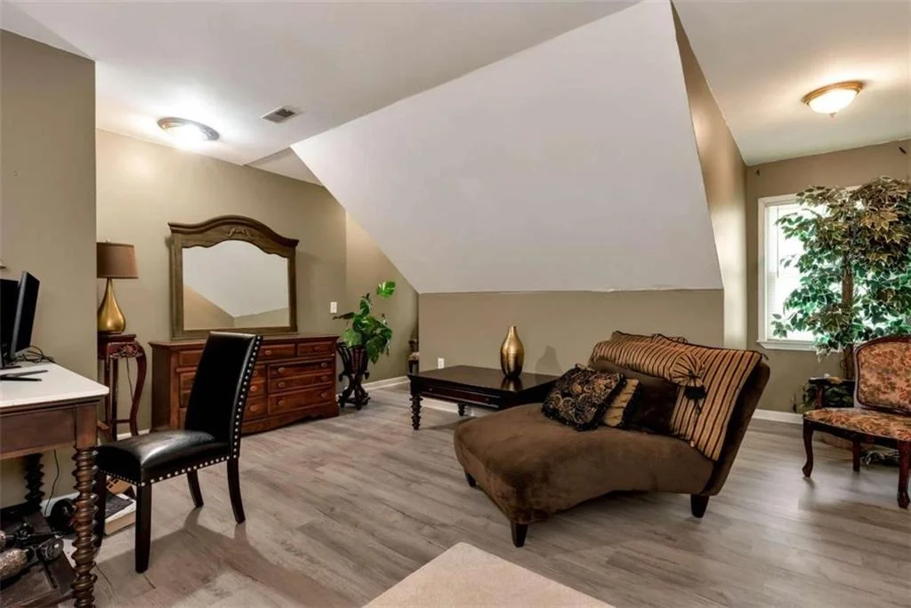 Photo of 425 Greenleaf Drive