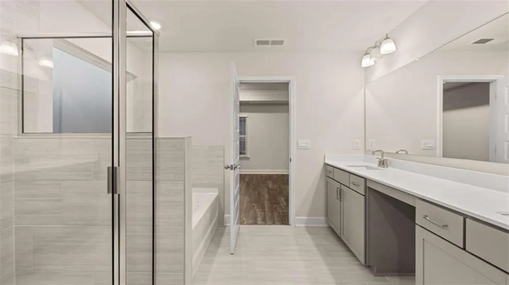 Photo of 490 Beachview Road