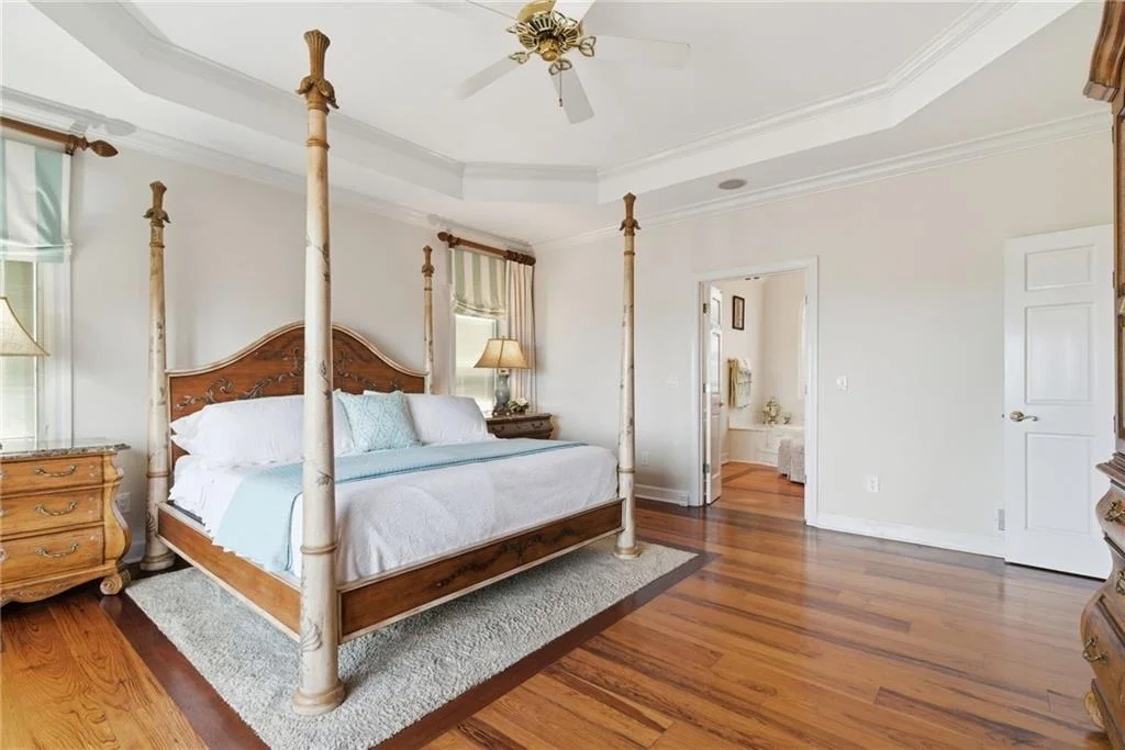 Photo of 739 Summit Drive E