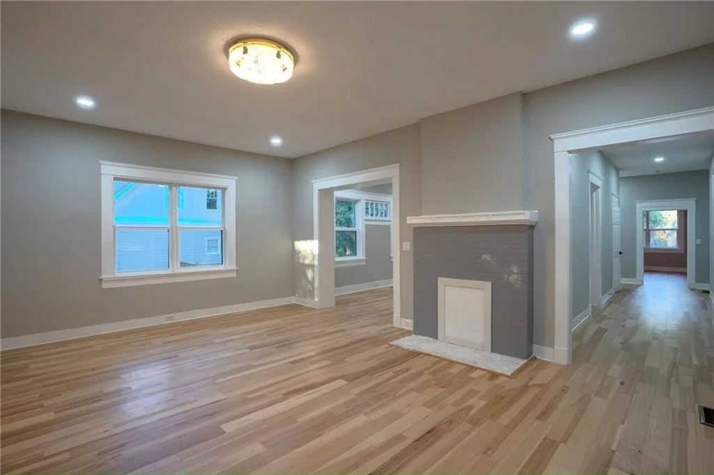 Photo of 210 5th Avenue