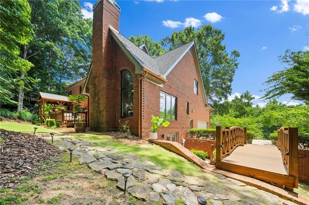 Photo of 2150 River Cliff Drive