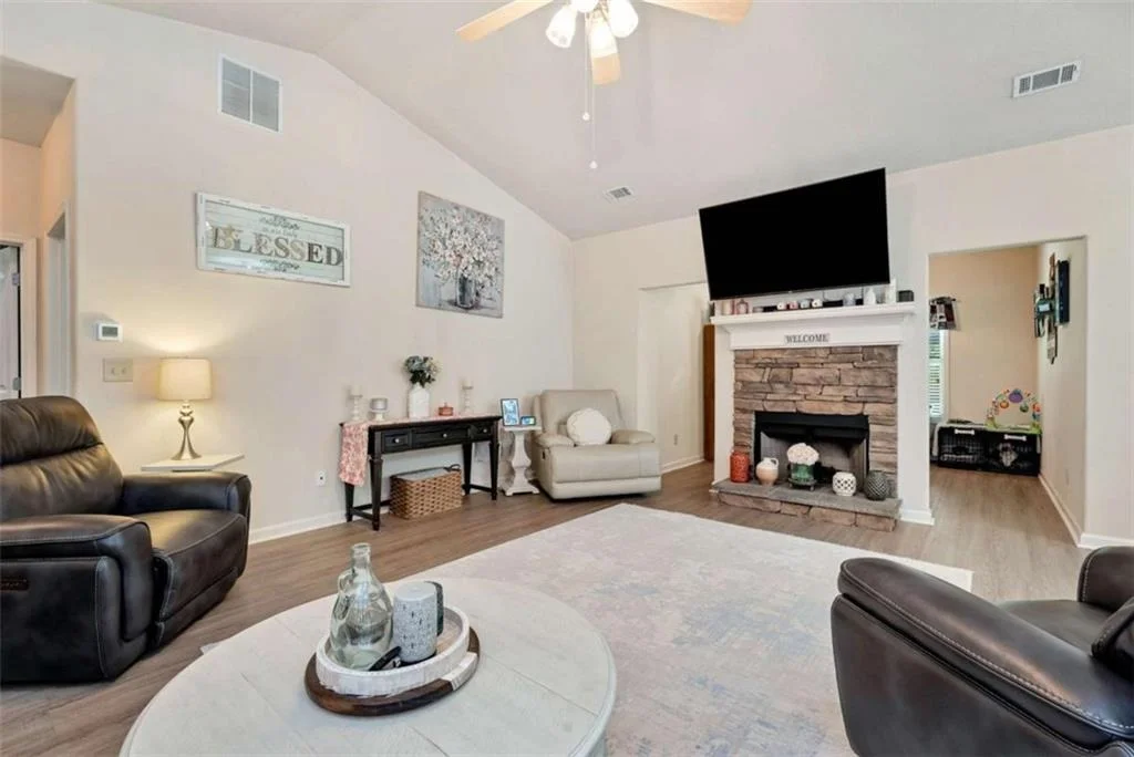 Photo of 1424 Silvergate Way