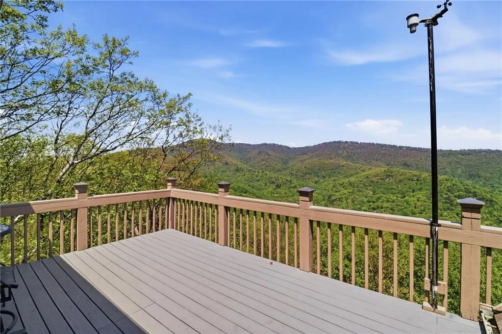 Photo of 1692 Ridgeview Drive