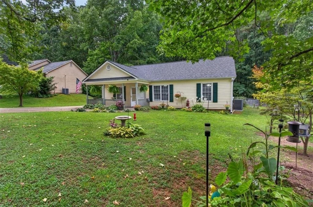 Photo of 129 Whispering Pine Lane NE