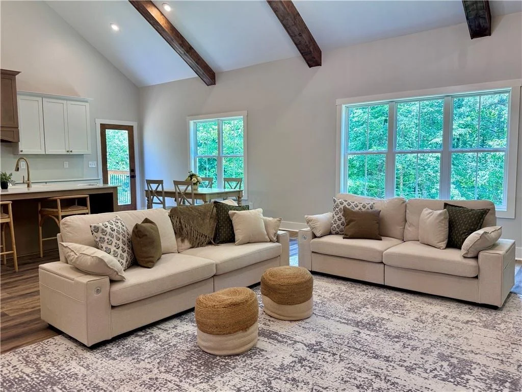 Photo of 327 Crest Pointe S