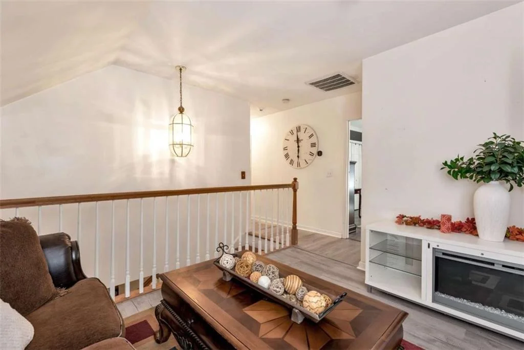 Photo of 425 Greenleaf Drive