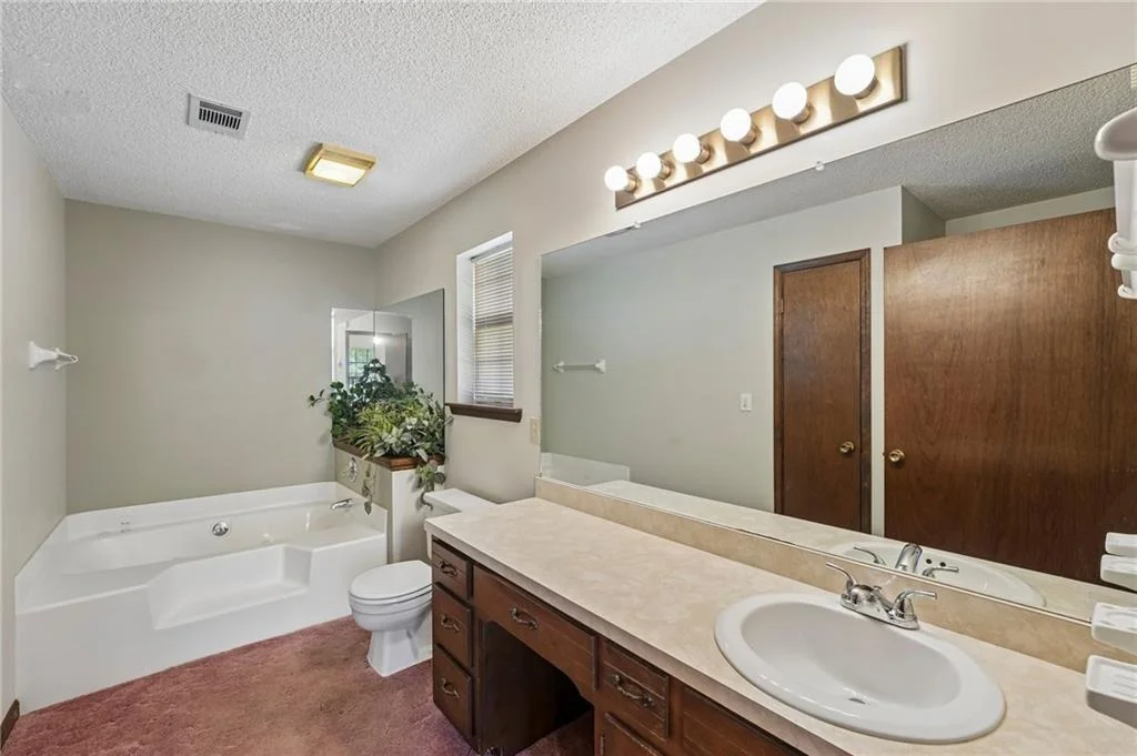 Photo of 16055 Thompson Road