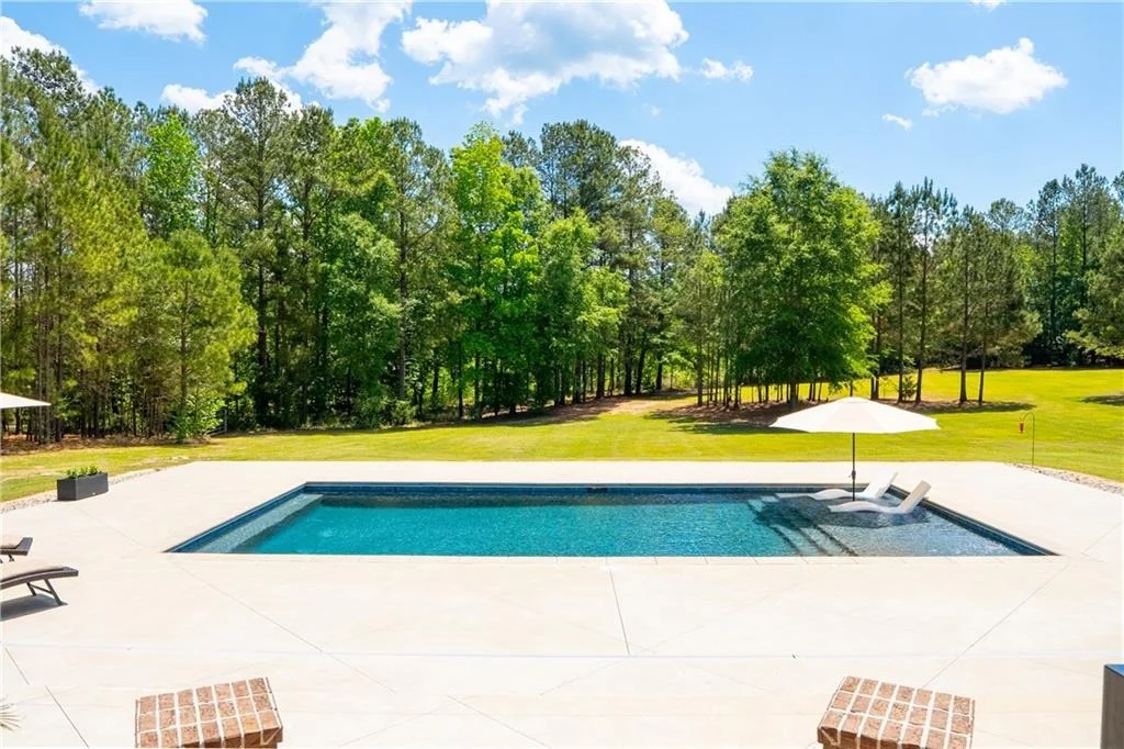 Photo of 5888 Cobbham Road