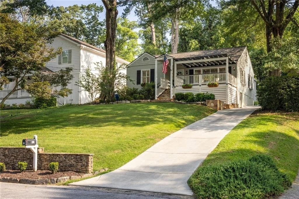Photo of 296 Eureka Drive NE