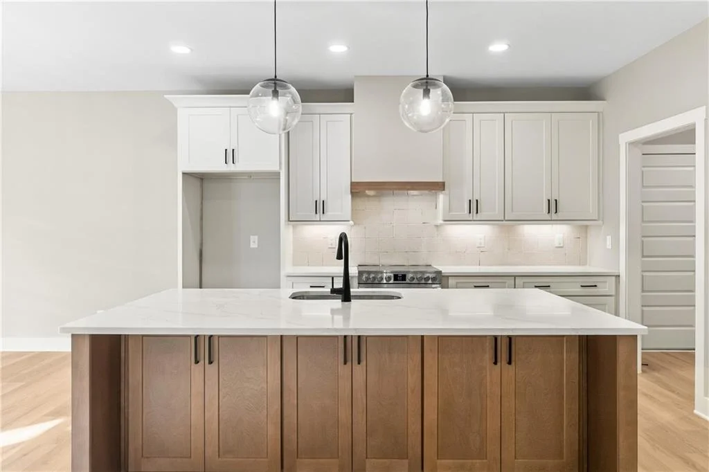 Photo of 595 Wake Robin Drive
